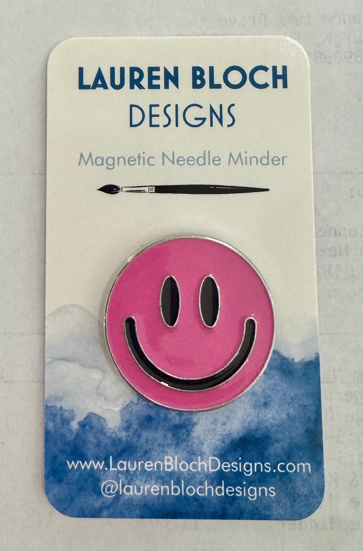 Smiley Face - Pink Needle Minder