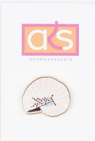Baby's Ear Shell Needleminder